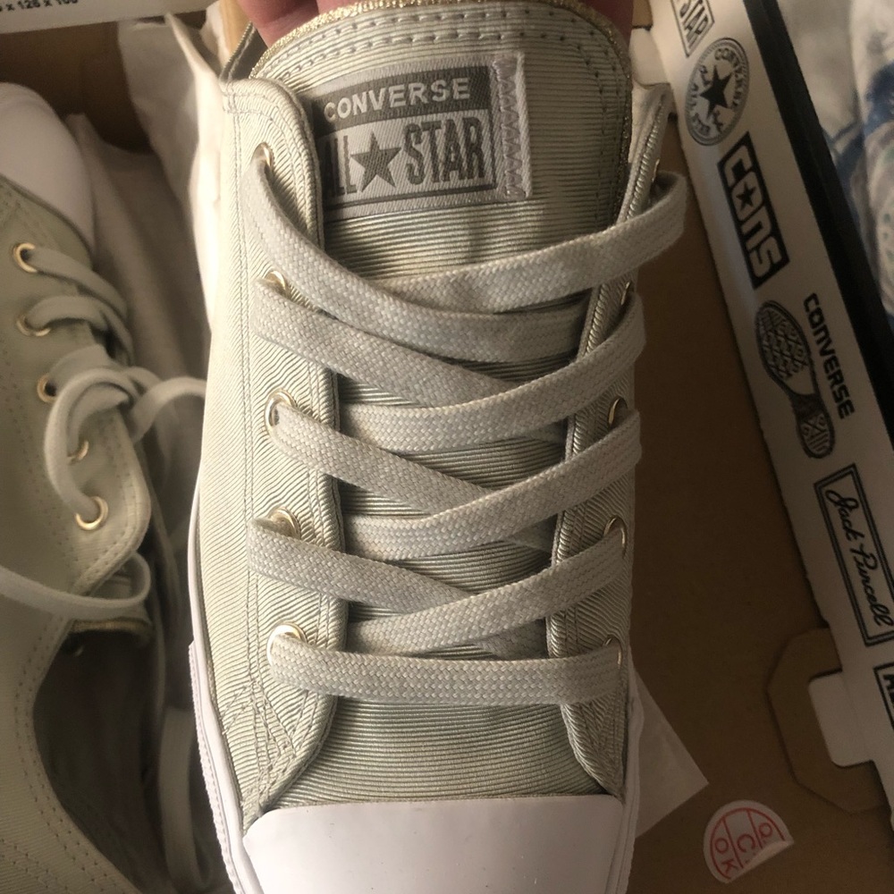 SOLD! NFS!  Women Converse